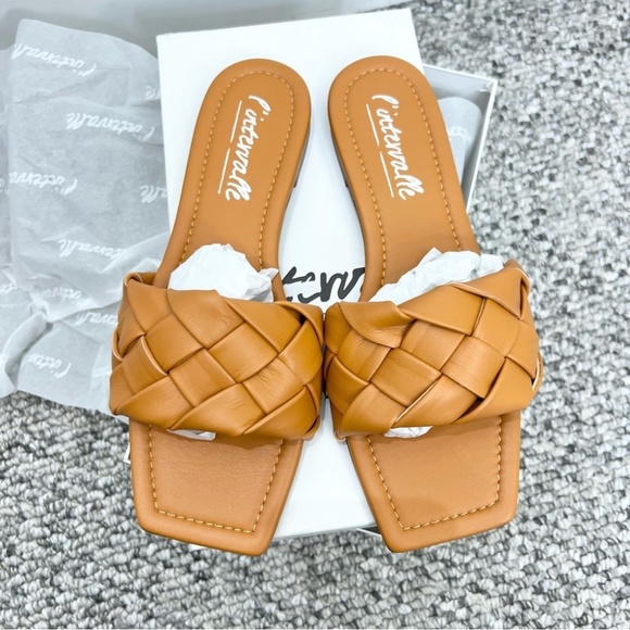 NWT L'Intervalle Italian made tan woven vegan leather flat slides sandals EU 40 - Picture 6 of 15
